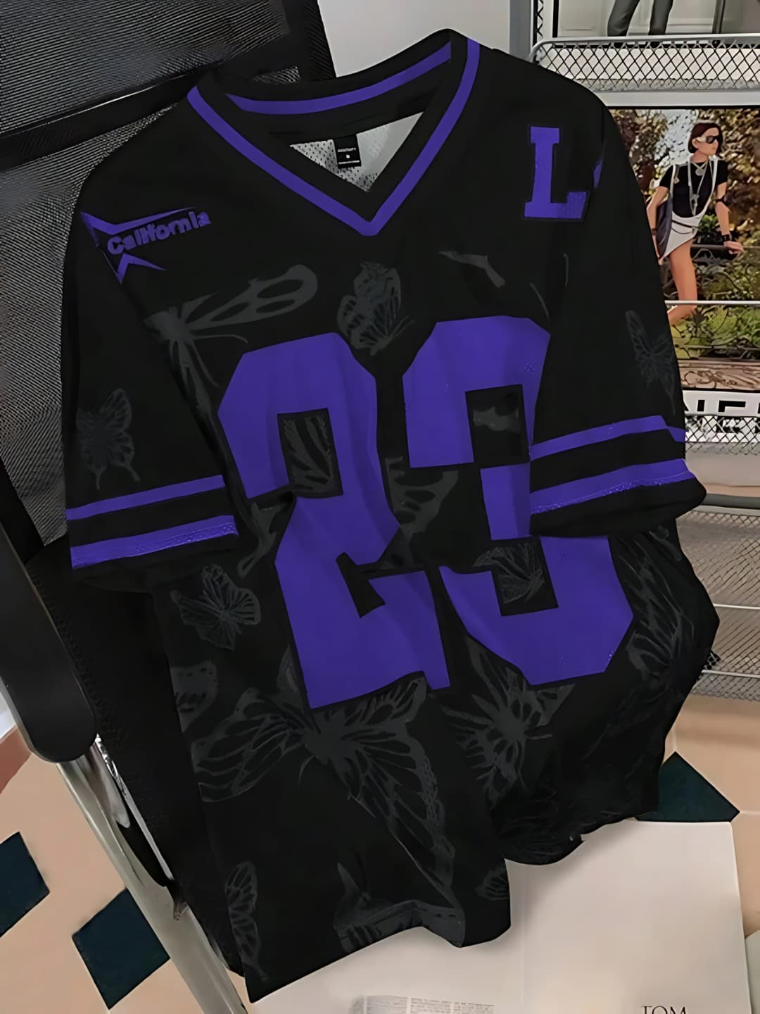 2025 Summer New Men's T-shirt Casual sporty breathable and lightweight V-neck men's T-shirt - 5