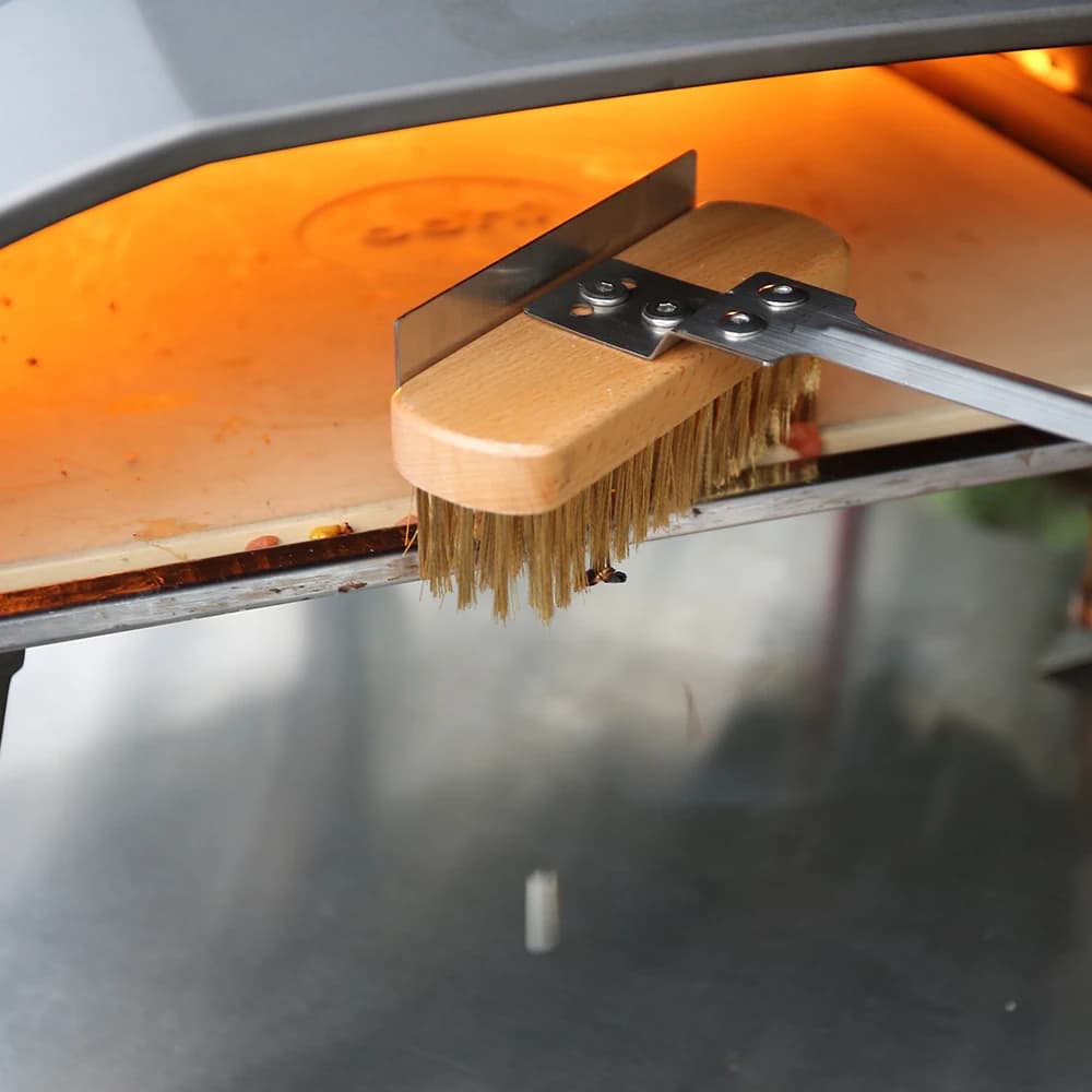 فرشاة نحاسية لفرن البيتزا من Onilini مع فرشاة تنظيف نحاسية بشواية مكشطة مع ملحقات فرن بمقبض من الفولاذ المقاوم للصدأ