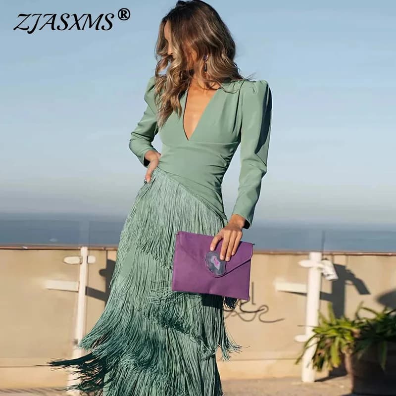 فستان حفلات نسائي طويل بأكمام طويلة وتصميم مزموم وشراشيب لخريف فستان طويل أنيق بياقة V عميقة وفستان بوهيمي بلون سادة وتصميم مزموم