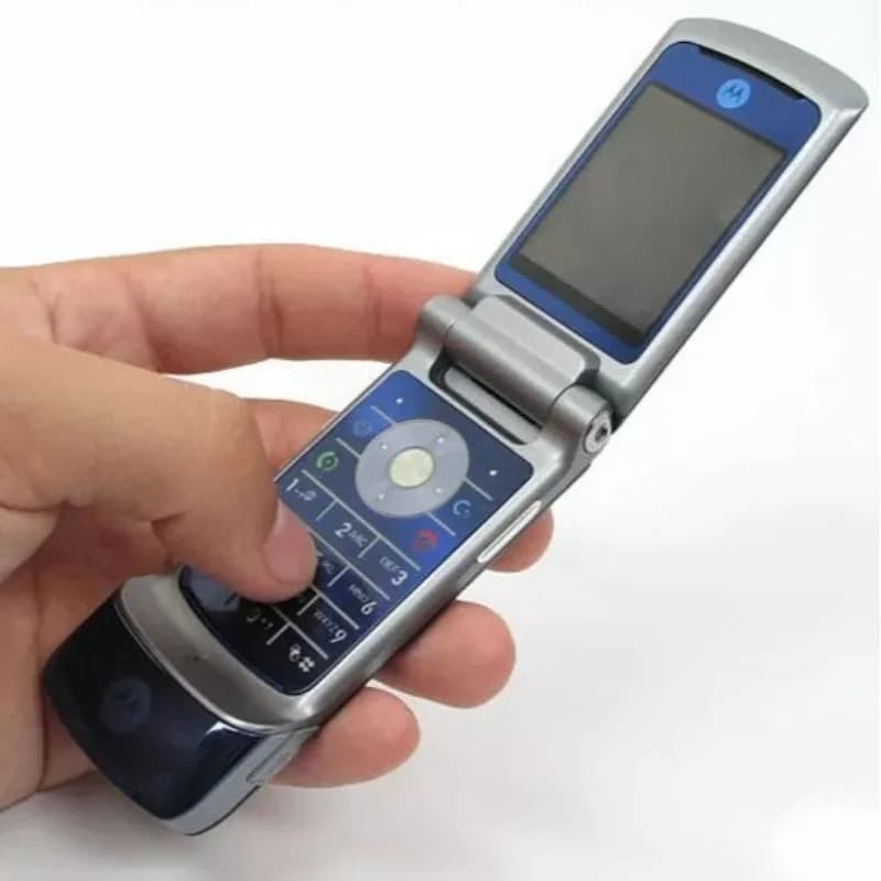 Classic and timeless Motorola K1 mobile phone folding style flip phone suitable for backup nostalgic phone - 3