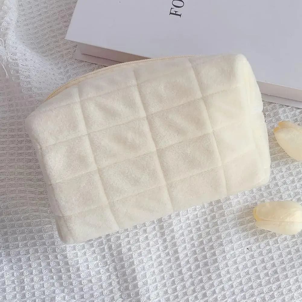 حقيبة مستحضرات تجميل كبيرة بلون واحد، حقيبة مكياج فرو لطيفة للنساء أثناء السفر، حقيبة أدوات الزينة، حقيبة غسيل، حقيبة أقلام قطيفة - 5