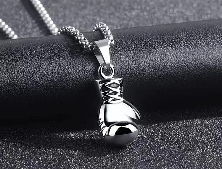 قلادة قفازات ملاكمة بلون موحد مجوهرات رجالية رياضية عصرية قلادة هيب هوب قفازات ملاكمة سوداء - 4