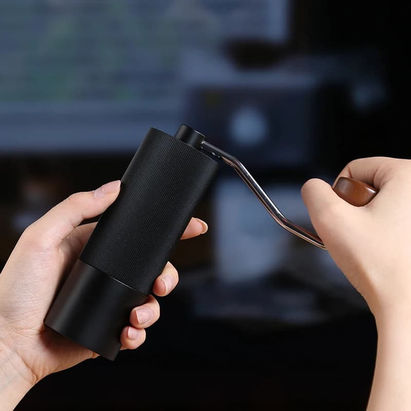 مطحنة قهوة يدوية منزلية محمولة، شفرة من الفولاذ، مصنوعة من سبائك الألمنيوم - 4