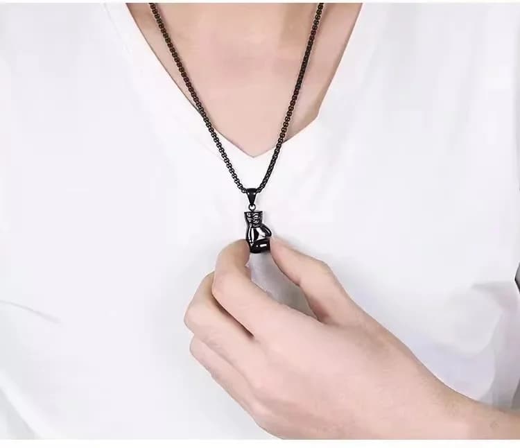 قلادة قفازات ملاكمة بلون موحد مجوهرات رجالية رياضية عصرية قلادة هيب هوب قفازات ملاكمة سوداء - 6