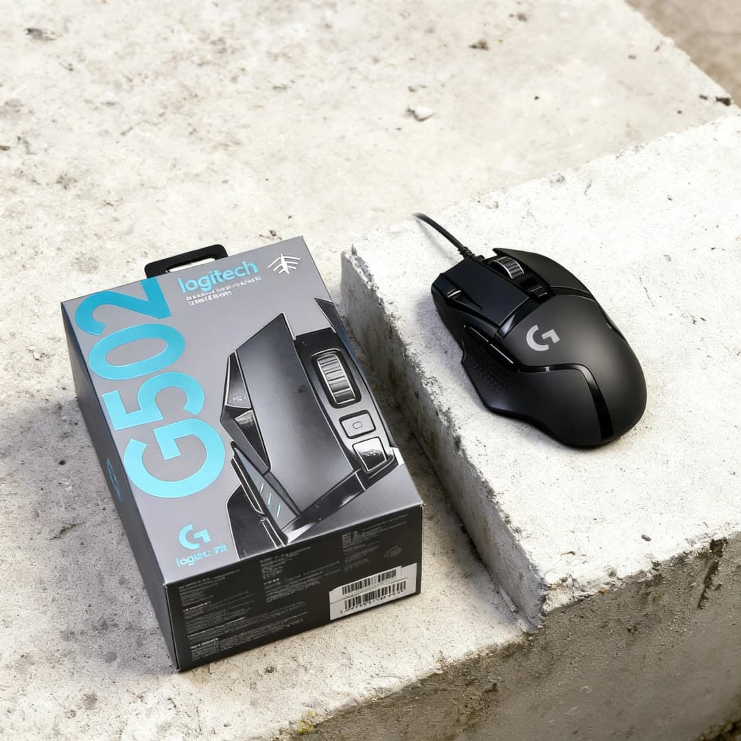 Logitech G502 HERO/G402 wired gaming mouse, powered by HERO sensor, takes gaming performance to the next level.
