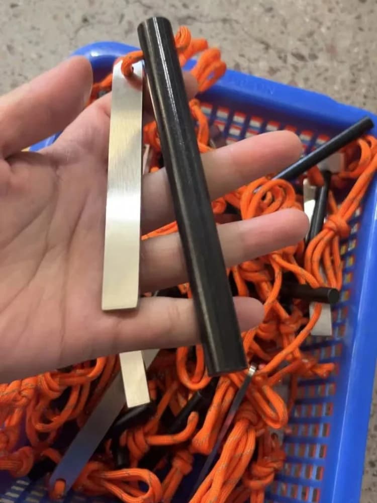 Outdoor Magnesium Rod Fire Starter with Scraper, Windproof Lighter Ignition Essential Survival Gear for Travel,Camping Emergency - 4