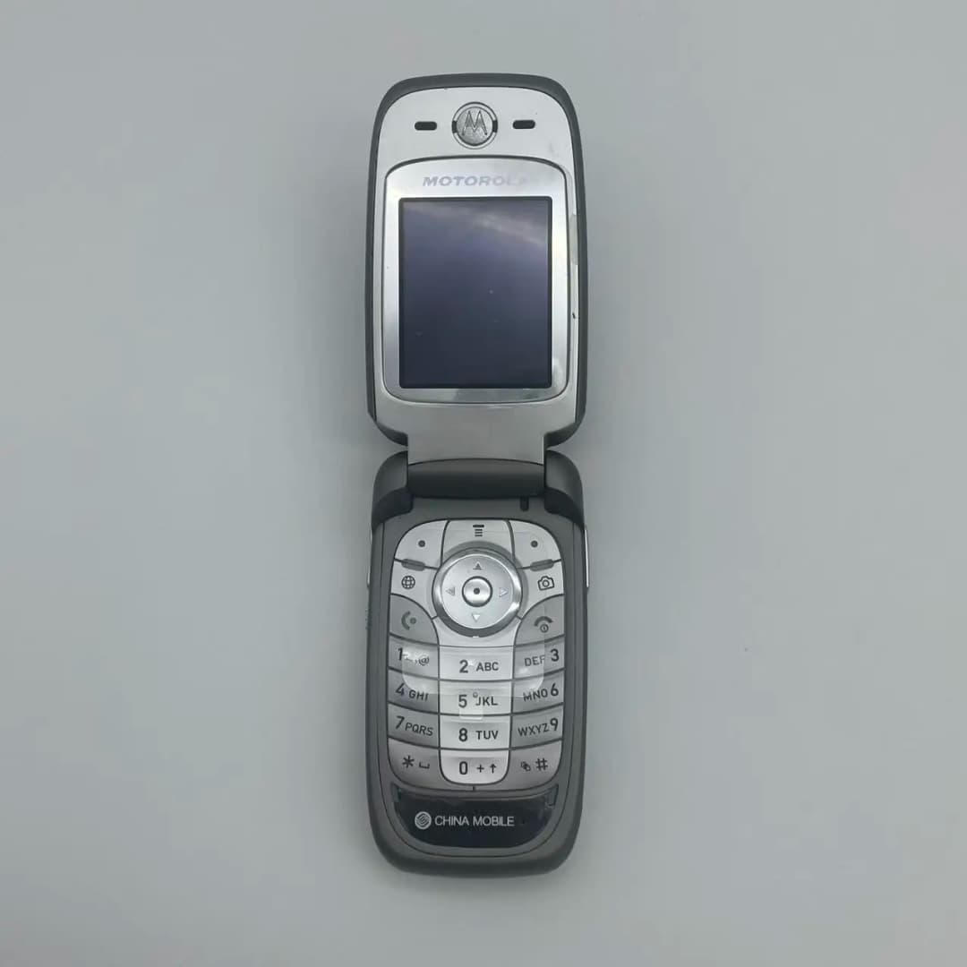 هاتف موتورولا V360 أصلي مفتوح 2G 810 مللي أمبير GSM 900 / 1800 / 1900 - 4
