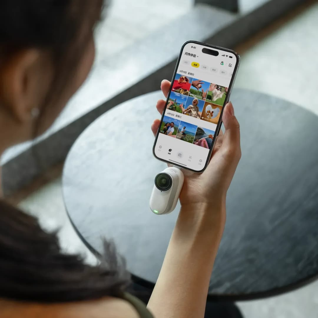 Official Insta360 GO 3/GO 3S Quick Reader, Type-C & Lightning Support, File Transfer + Direct Charging Adapter - 6