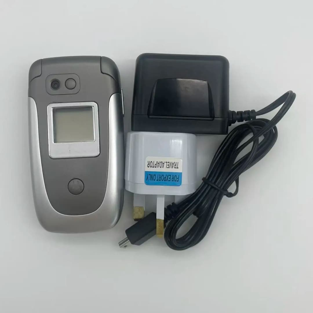 هاتف موتورولا V360 أصلي مفتوح 2G 810 مللي أمبير GSM 900 / 1800 / 1900 - 6