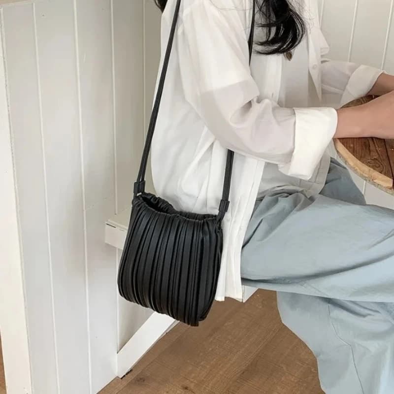 Summer Fashion New Crossbody Bag Women's PU Single Shoulder Mini Bag Luxury Versatile Pleated Casual Small Square Bag Handbags - 3