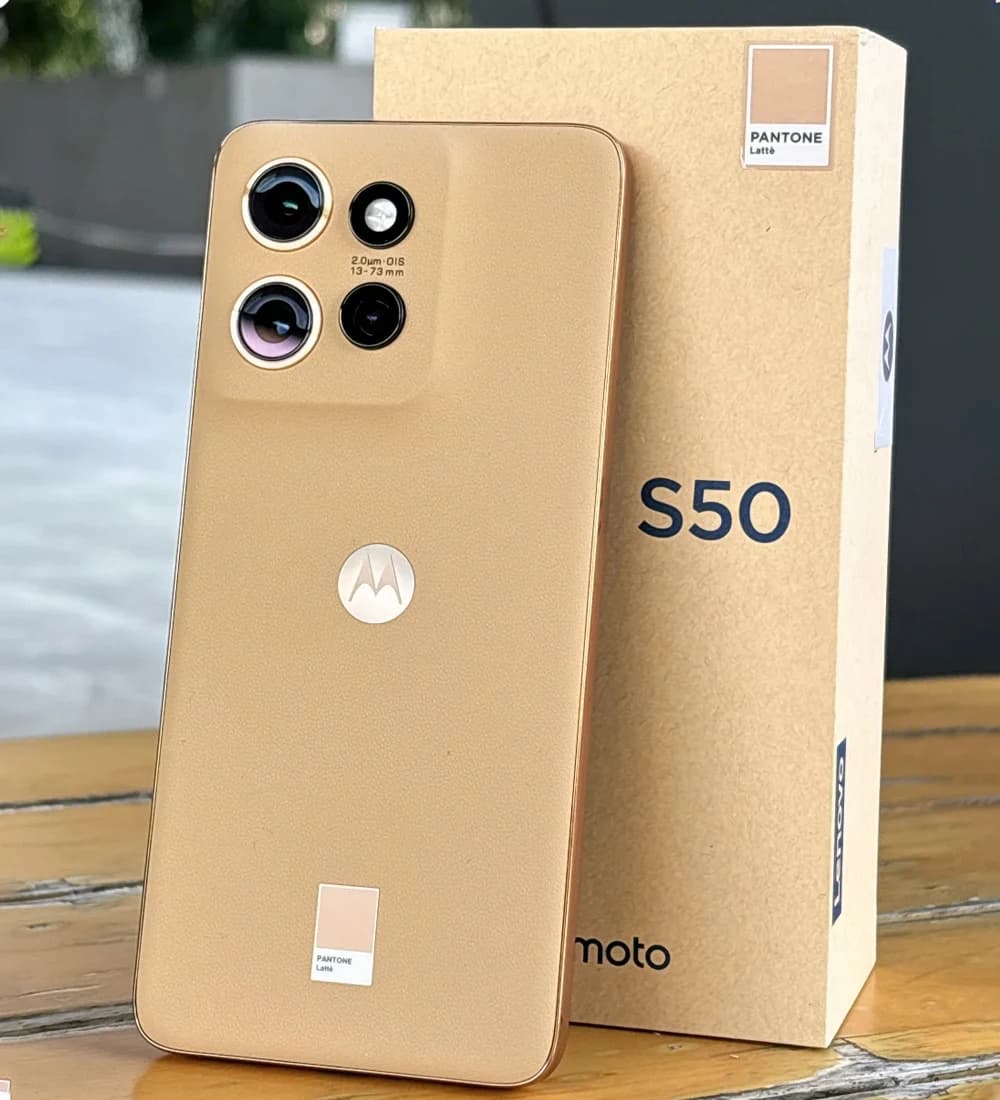 هاتف موتورولا موتو إس50 ديمينسيتي 7300 5جي بشاشة 6.36 بوصة 120 هرتز P-OLED وبطارية 4310 مللي أمبير في الساعة وشحن 68 واط سوبر فووك وكاميرا 50 ميجابكسل مع دعم جوجل