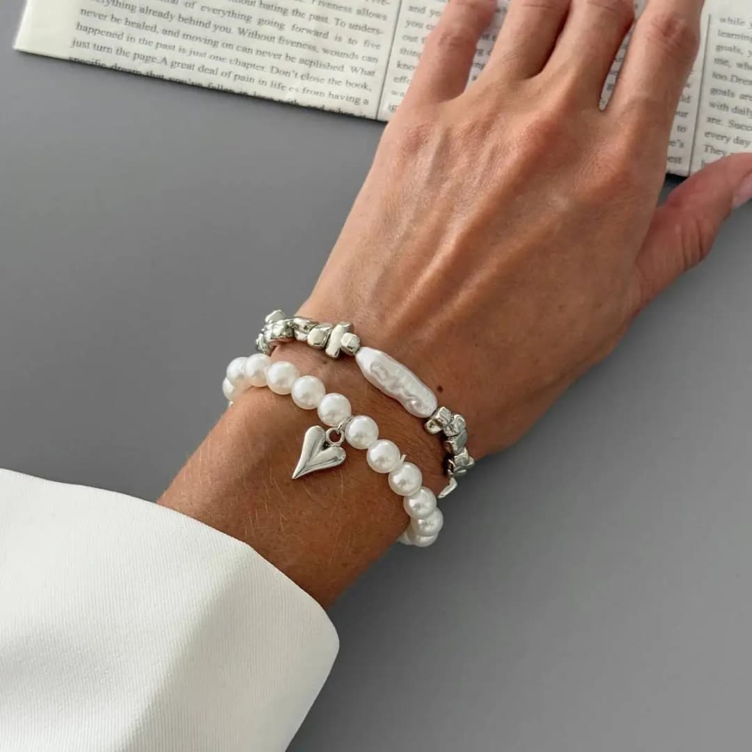 2Pcs/Set Elegant Imitation Pearl Bracelet for Women Bohemian Elastic Rope Chain Bracelet with Heart Pendant Jewelry Gift - 3