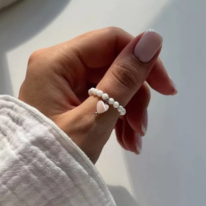 Vintage Originality String of Beads Elastic Cord Heart Shape Shell Pendant Rings for Women Elegant Round Bead Rings Jewelry Gift