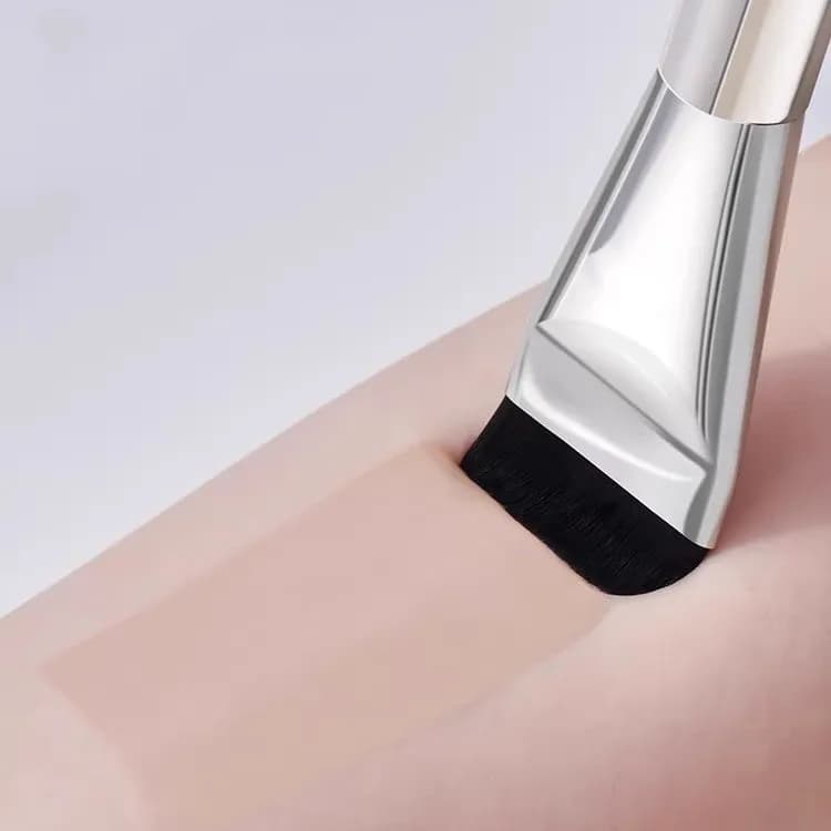 فرشاة مكياج كريم الأساس برأس مسطح قطعة واحدة خفيفة الوزن بدون خطوط فرشاة كابوكي احترافية لتطبيق كريم الأساس السائل - 2