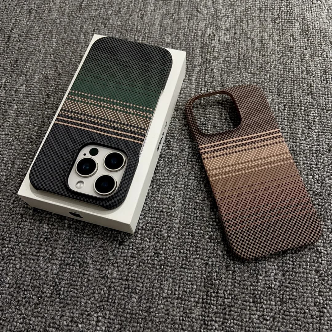 غطاء مغناطيسي رقيق بدون إطار من ألياف الكربون مع تصميم غروب الشمس، مناسب لهواتف iPhone 17 Air و16 Plus و15 و14 و13 و12 Pro Max، غطاء مقاوم للصدمات - 4