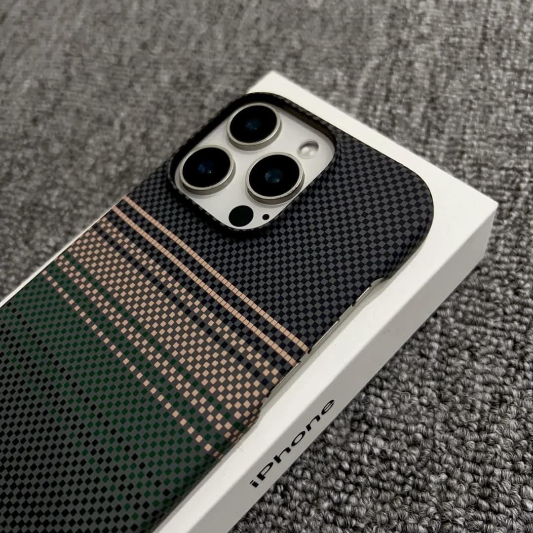 غطاء مغناطيسي رقيق بدون إطار من ألياف الكربون مع تصميم غروب الشمس، مناسب لهواتف iPhone 17 Air و16 Plus و15 و14 و13 و12 Pro Max، غطاء مقاوم للصدمات - 5