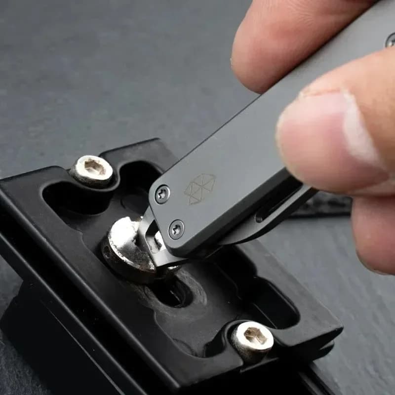 سكين منزلي صغير متعدد الوظائف من الفولاذ المقاوم للصدأ قابل للطي حاد للخارج مع سلسلة مفاتيح محمولة لتقطيع الفواكه وفتح الصناديق - 4