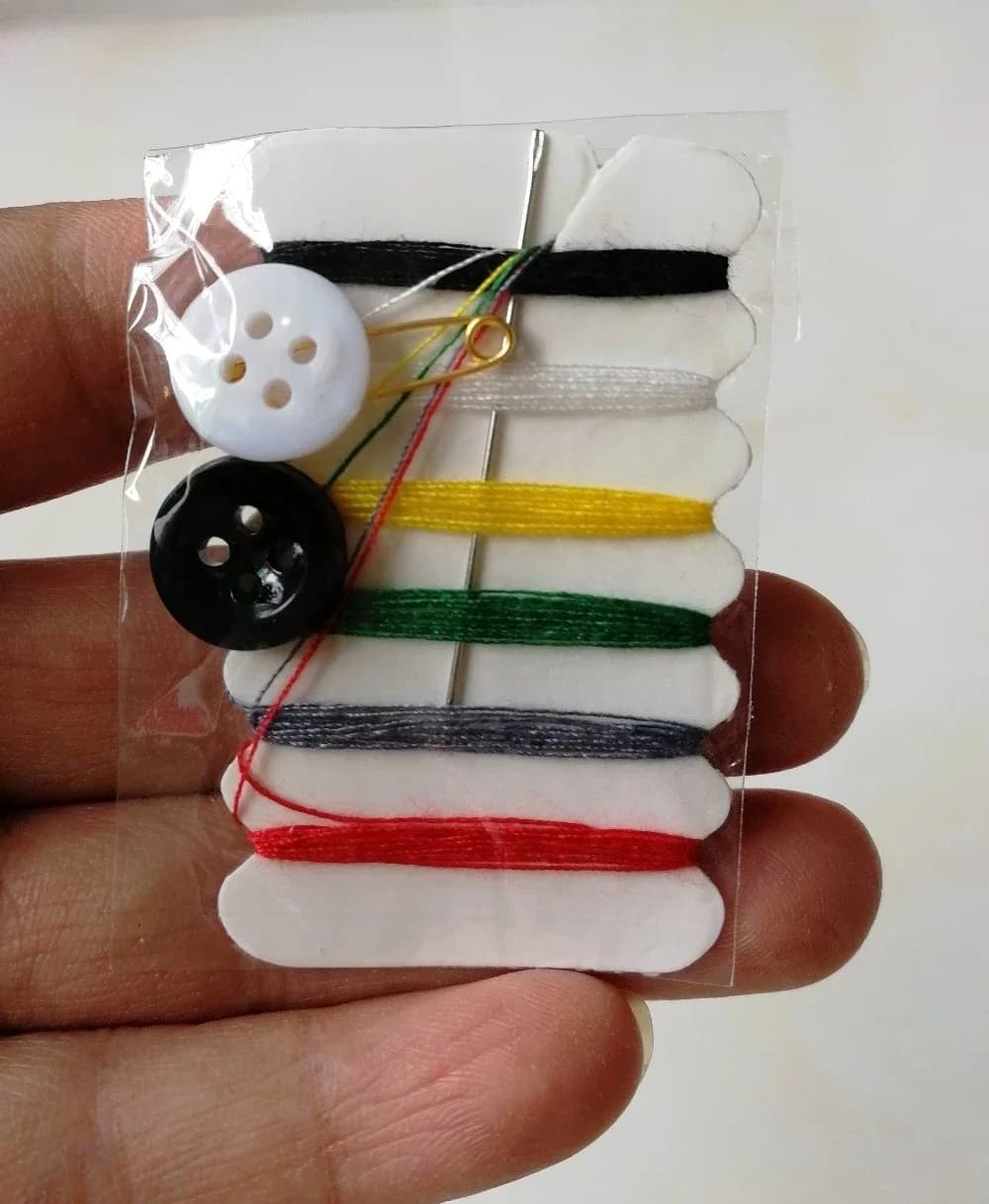 حار 10 قطعة مجموعة الخياطة المحمولة الصغيرة إبرة الموضوع زر دبوس السفر الأدوات المنزلية اليد حقيبة الخياطة للسفر لوازم الفنادق - 4