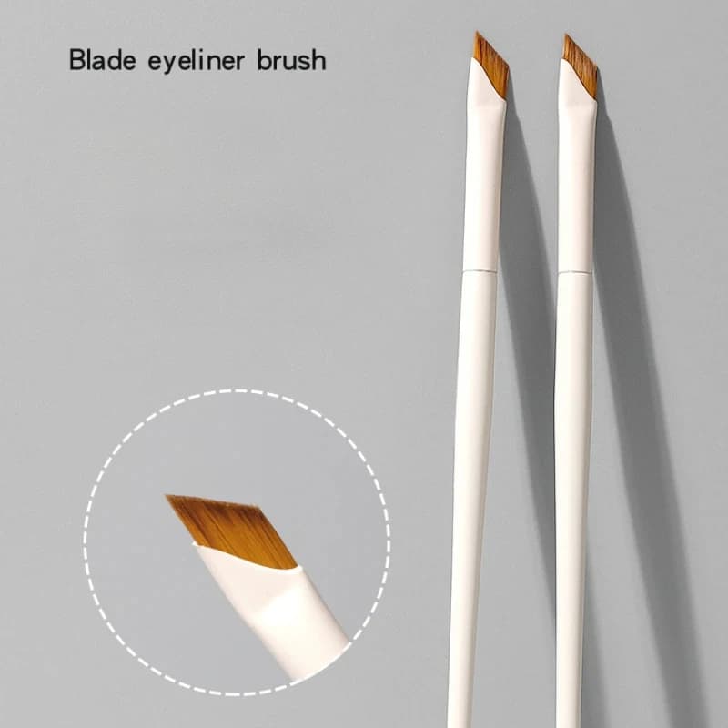Upgrade Blade Eyeliner Brush Ultra Thin Fine Angle Flat Eyebrow Brush Under The Eye Makeup Brushes Precise Detail Brush white - 2