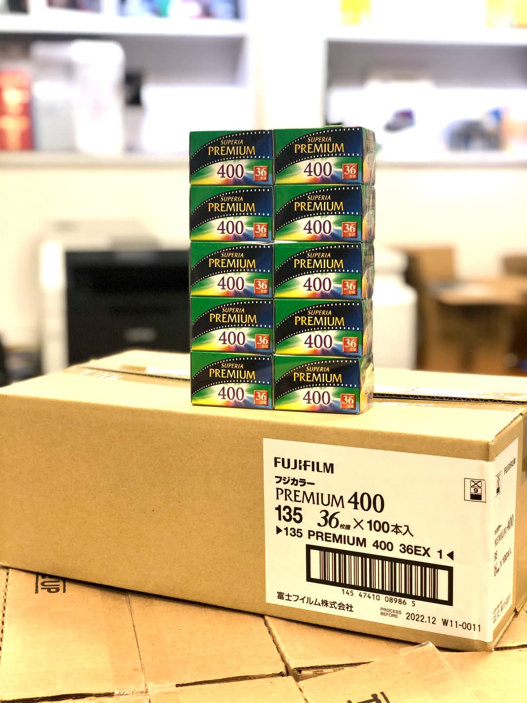35mm Film Fujifilm Superia Premium 400 36 Exposure Color Film(Xtra 400 Upgrade Edition) For 135 Format Camera - Expiry Date:2027 - 6