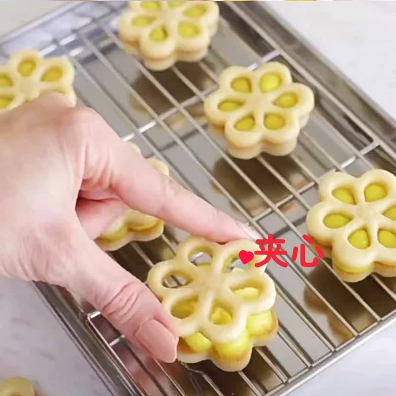 أدوات خبز لقوالب بسكويت ثلاثية الأبعاد مع قواطع كوكيز على شكل زهور وختم فوندان قابل للضغط لزينة كعك أعياد الميلاد - 4