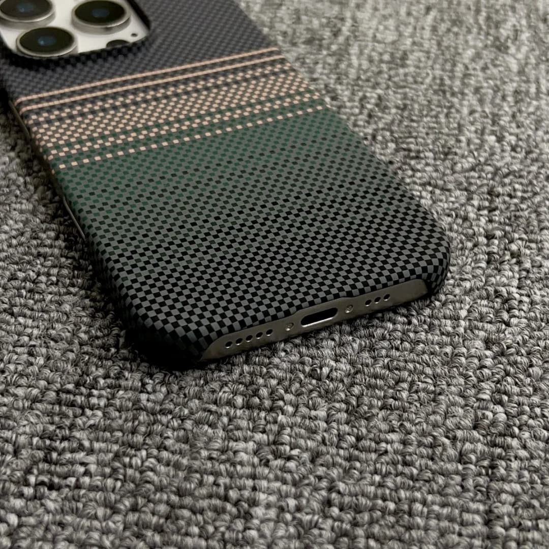 غطاء مغناطيسي رقيق بدون إطار من ألياف الكربون مع تصميم غروب الشمس، مناسب لهواتف iPhone 17 Air و16 Plus و15 و14 و13 و12 Pro Max، غطاء مقاوم للصدمات - 6