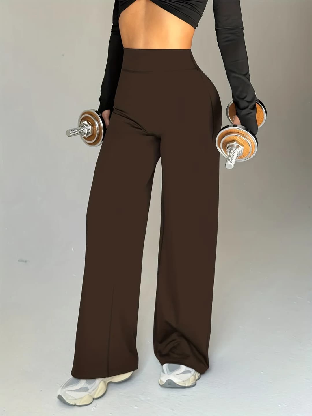 بنطلون رياضي بني مستقيم واسع الأرجل تصميم خصر نحيف مناسب للتمرين في الجيم والجري - 2