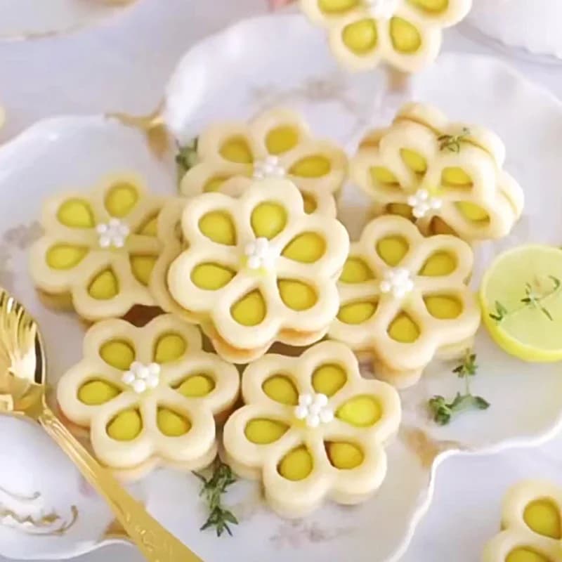 أدوات خبز لقوالب بسكويت ثلاثية الأبعاد مع قواطع كوكيز على شكل زهور وختم فوندان قابل للضغط لزينة كعك أعياد الميلاد