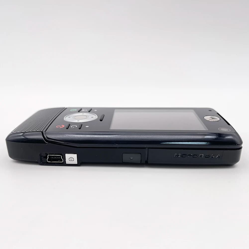 هاتف محمول Motorola RIZR Z8 الأصلي مفتوح الشبكة، يدعم 3G وبطارية 1030mAh، ويعمل على شبكات GSM 850 / 900 / 1800 / 1900 - 4