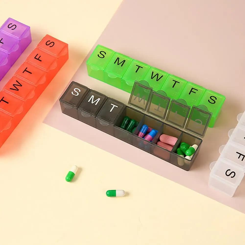 7 شبكات صندوق حبوب مقسم أسبوعيًا غطاء شفاف تاريخ مطبوع مقاوم للرطوبة منظم قرص السفر صندوق تخزين الأدوية - 3