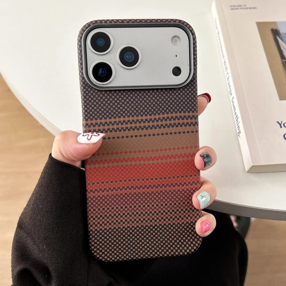 غطاء رقيق من ألياف الكربون لماج سيف، مناسب لهواتف iPhone 14 و15 و16 و17 Pro Max، غطاء صلب مقاوم للصدمات مع شحن لاسلكي - 6