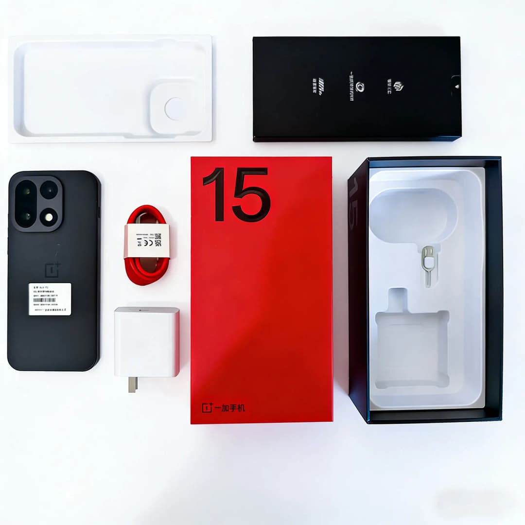 هاتف ون بلس 15 الذكي غير المقفول بمعالج سنابدراجون 8 إيليت الجيل الخامس، شاشة 6.78 بوصة بمعدل تحديث 165 هرتز، كاميرا خلفية ثلاثية 50 ميجابكسل، بطارية 7300 مللي أمبير - 6