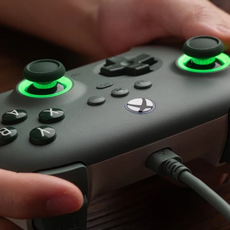 8BitDo Ultimate C Wired Controller For Xbox Series S, X, Xbox One RGB Lighting Fire Ring Hall Effect Joysticks For Windows 10/11 - 3