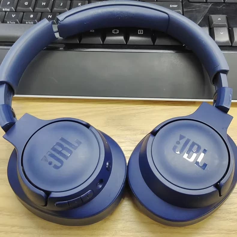 سماعات رأس لاسلكية JBL Tune 720BT على الأذن، بلوتوث 5.0، إلغاء الضوضاء، سماعات أذن للألعاب والرياضة، سماعة رأس مع ميكروفون T720BT - 4