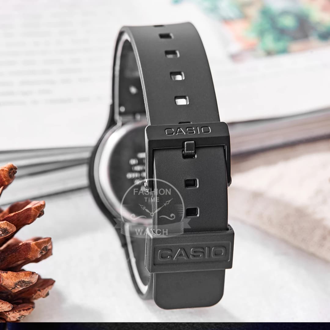 ساعة Casio رجالية فاخرة مقاومة للماء حتى 30 متر مع تصميم عسكري - 4